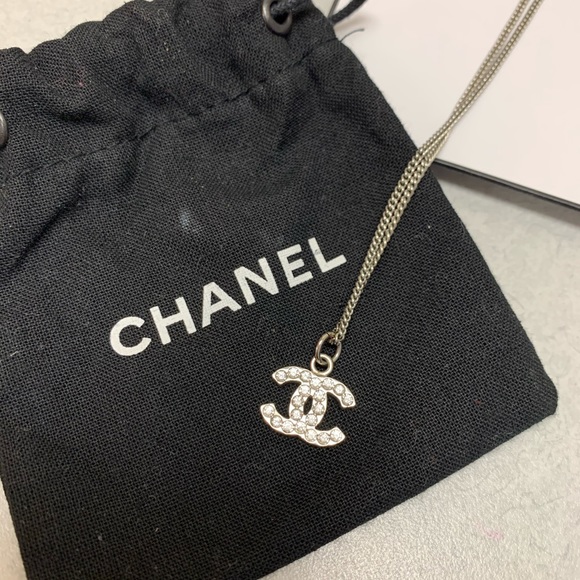 ❤️SOLD❤️Chanel CC Crystal Silver Tone Necklace⭐️ - Picture 2 of 16